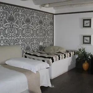 Degli Antiquari Bed & Breakfast